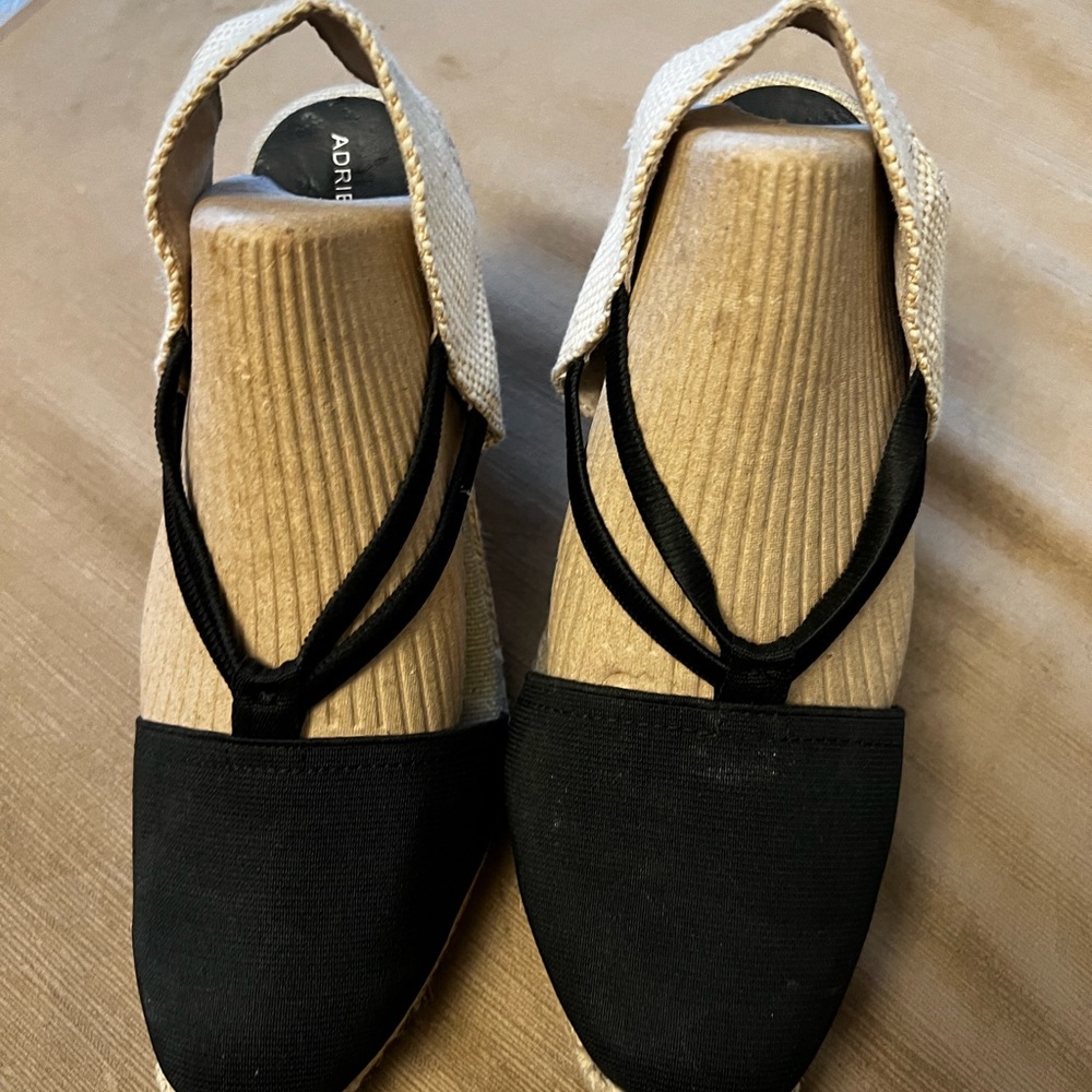 Adrienne Vittadini Stylish Black and Tan Women's Wedge Sandals 8.5 fits 7.5